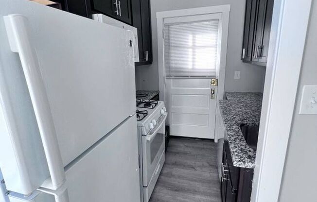 1 bed, 1 bath, $1,295, Unit 3816 -3E