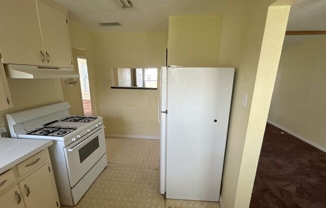 2 beds, 1 bath, $995