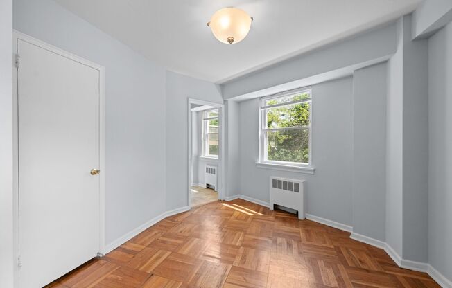 2 beds, 1 bath, 930 sqft, $1,490, Unit 105