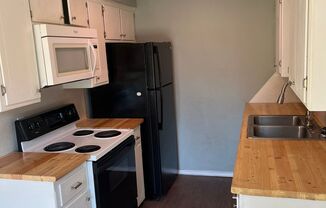 2 beds, 1 bath, 950 sqft, $850, Unit Unit 2