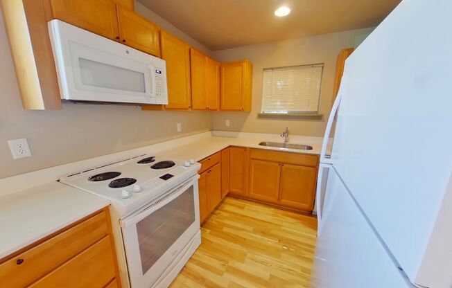 4 beds, 2.5 baths, $4,120, Unit 578 East 15th Alley