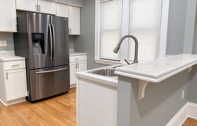 Spacious 4 Bedroom 2 Bathroom Home in Minneapolis!