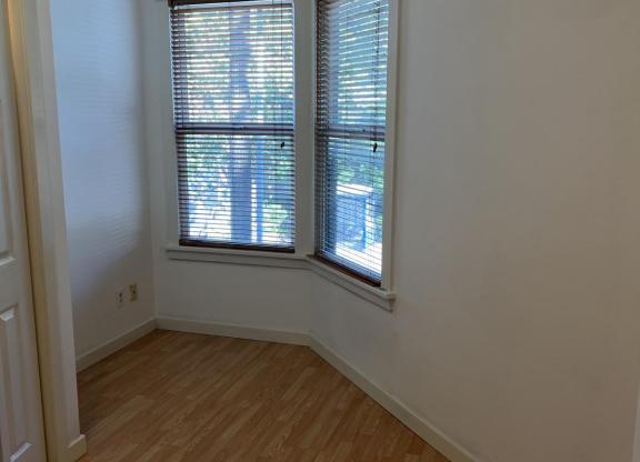 1 bed, 1 bath, 400 sqft, $1,750