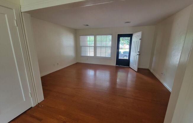 2 beds, 1 bath, $950