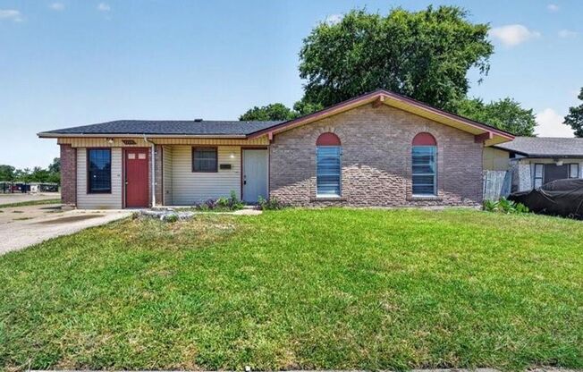 3 Bedrooms, 1 Bathroom, Den with Separate Entry