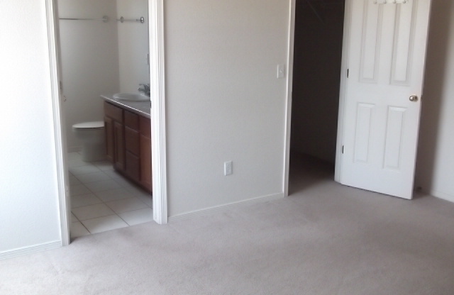 3 beds, 2 baths, $1,495