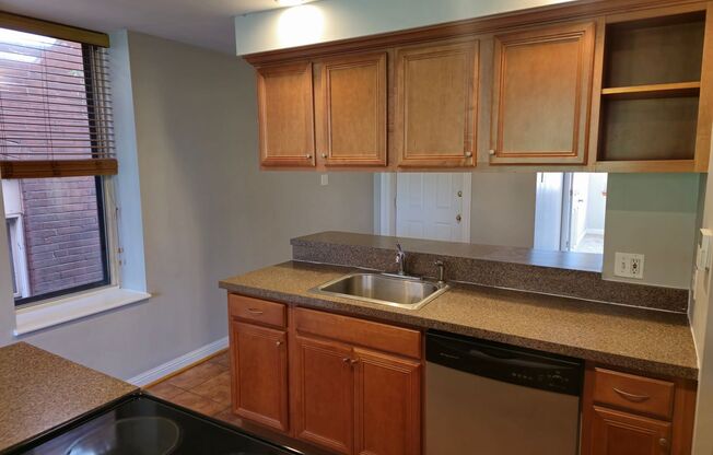 Washington Ave - 4910