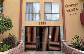 Welcome to Orange Plaza