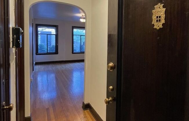 Studio, 1 bath, 330 sqft, $1,525, Unit 107