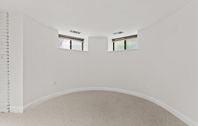 2 beds, 1.5 baths, 1,024 sqft, $4,600, Unit 102