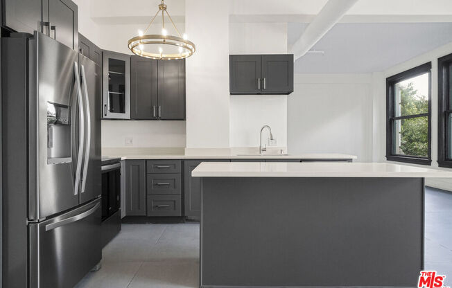 1 bed, 1 bath, 730 sqft, $2,200, Unit 215