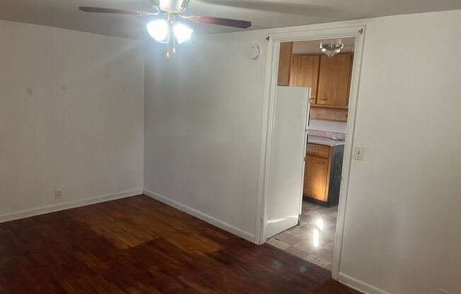 2 beds, 1 bath, 1,216 sqft, $950, Unit 309 S 33rd ST Unit 3