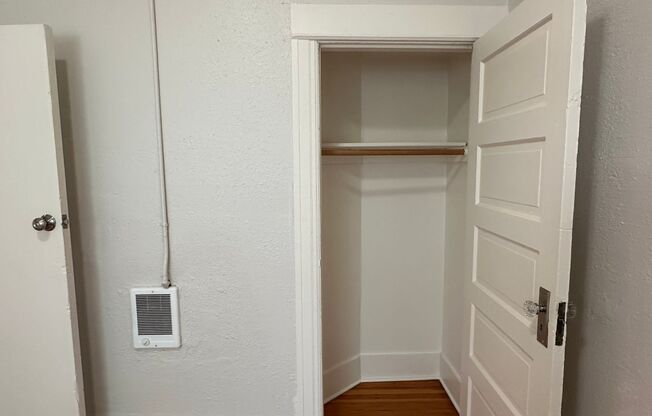 1 bed, 1 bath, 468 sqft, $1,095, Unit 208