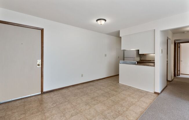1 bed, 1 bath, $995, Unit 202