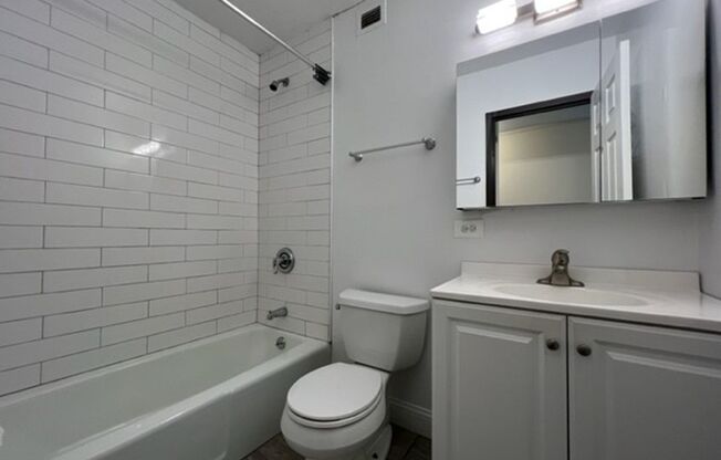1 bed, 1 bath, 700 sqft, $1,550, Unit 0606