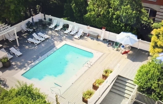 2 beds, 2 baths, 950 sqft, $5,200, Unit 311