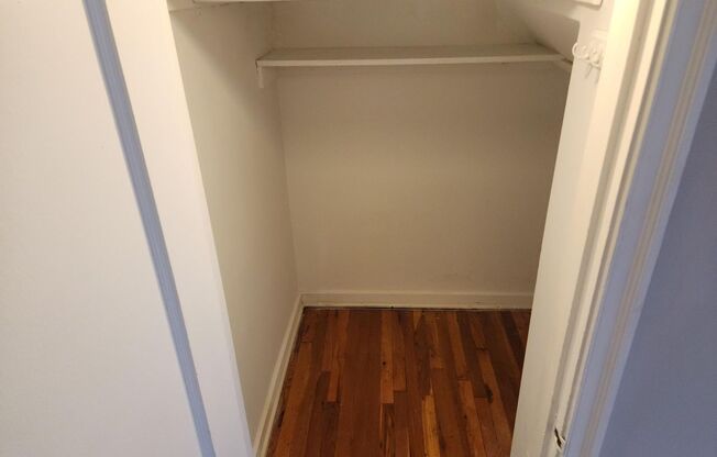 2 beds, 1 bath, 897 sqft, $2,175, Unit G-03