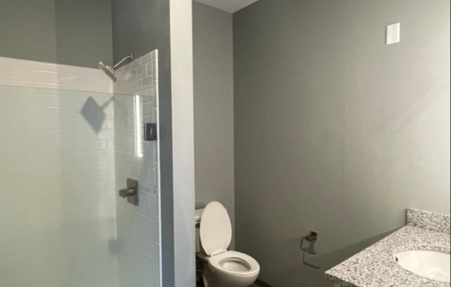 2 beds, 2 baths, 1,300 sqft, $2,375, Unit 600-404