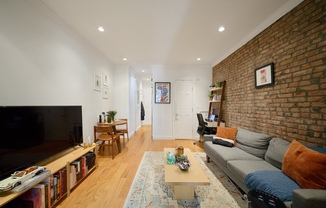 319 E 78th St #4B
