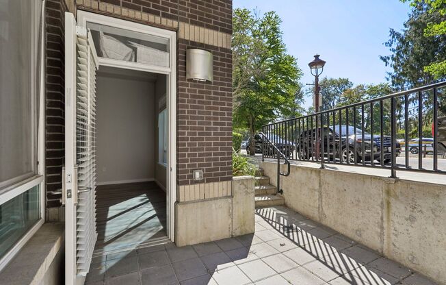 1 bed, 1 bath, 698 sqft, $2,095, Unit B247