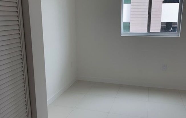 2 beds, 2 baths, $2,900, Unit 1-405