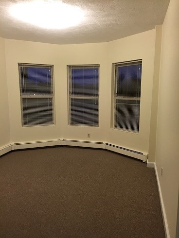 3 beds, 1 bath, 850 sqft, $4,200, Unit 5(3B)