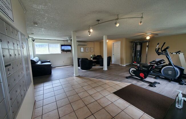 2 beds, 1 bath, 669 sqft, $1,260, Unit 42