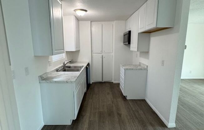 2 beds, 1 bath, $2,000