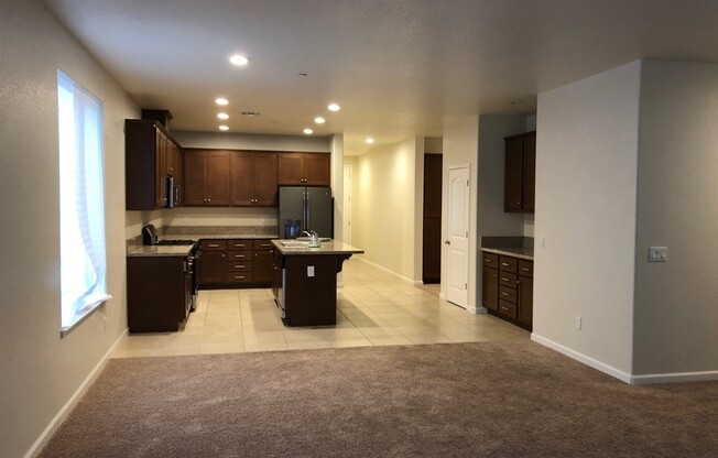 3 beds, 2 baths, $2,095