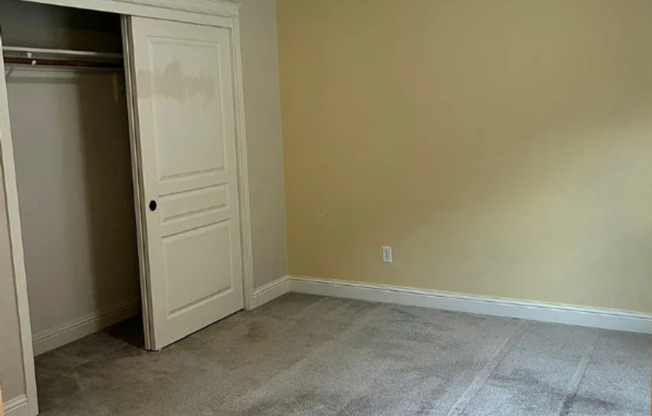 4 beds, 2.5 baths, $3,199