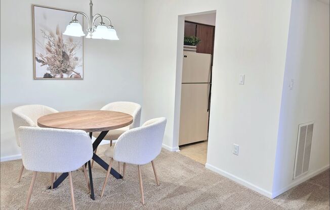 1 bed, 1 bath, 750 sqft, $1,045, Unit 189
