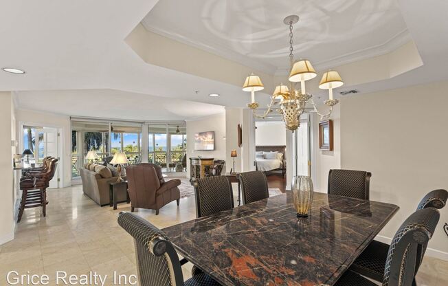 4021 Gulf Shore Blvd N #202