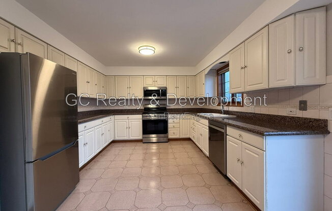 319 DEE CT