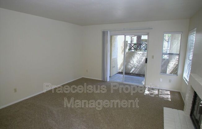 2047 LAKERIDGE CIR