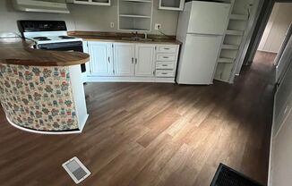 2 beds, 1 bath, $1,050