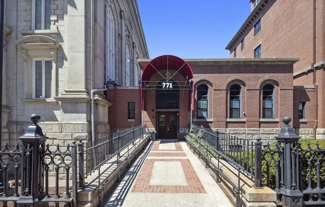 1 bed, 1.5 baths, 926 sqft, $3,975, Unit 309