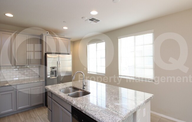 1731 E DOGWOOD LN