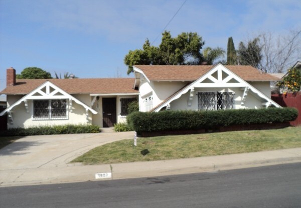 Charming 3BR/2BA Lemon Grove home AVAILABLE!