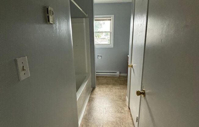 2 beds, 1 bath, $1,450