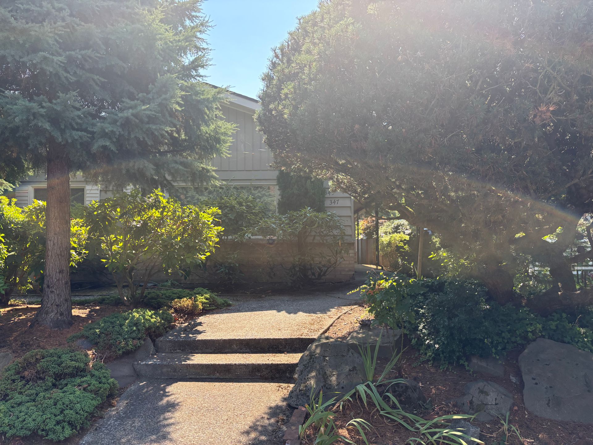 Ballard-Fremont Duplex: Comfortable Living with Modern Amenities