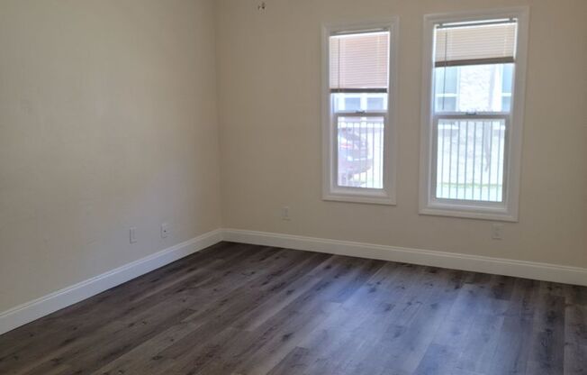 2 beds, 1 bath, $2,195, Unit 107