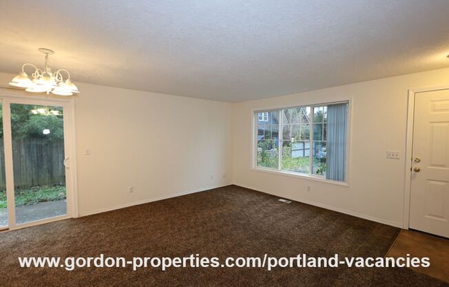 SE 73rd Ave - 3 bedroom townhouse in Mt Scott-Arleta neighborhood