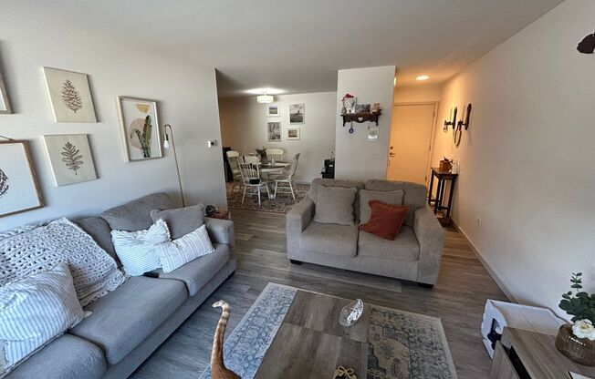 2 beds, 1 bath, $1,395, Unit 123