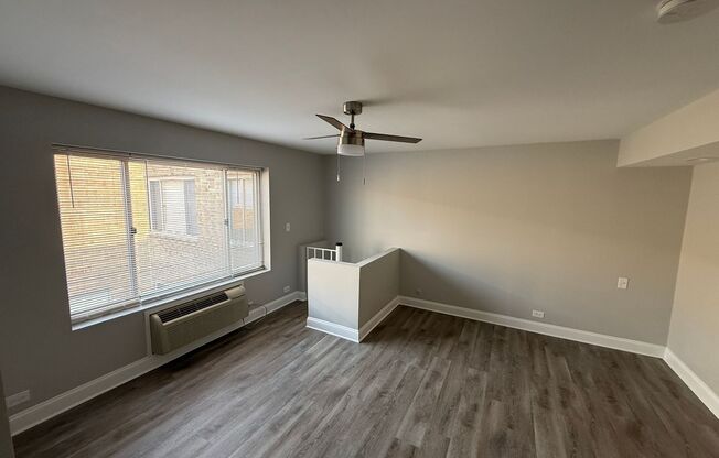 1 bed, 1 bath, $2,000, Unit 308