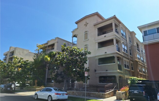 2 beds, 2 baths, 1,330 sqft, $3,975, Unit 103