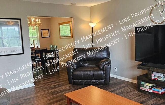 Don't miss this Large 3 or 4 bedroom 2 full baths near Hwy 153/58.
