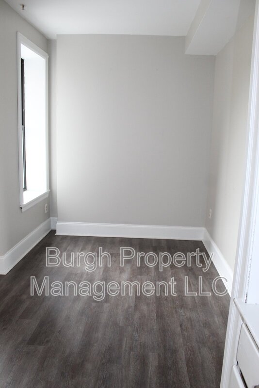 1009 PENN AVE