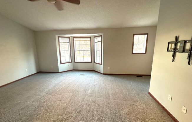 3 beds, 2.5 baths, $2,195, Unit UNIT D