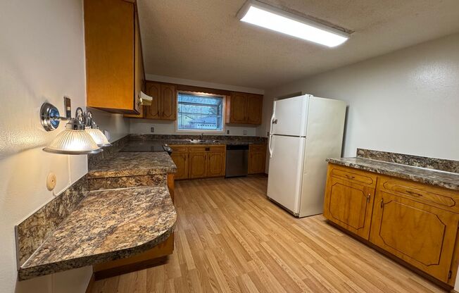 3 beds, 2 baths, $2,100, Unit 1405 W 26th Ave