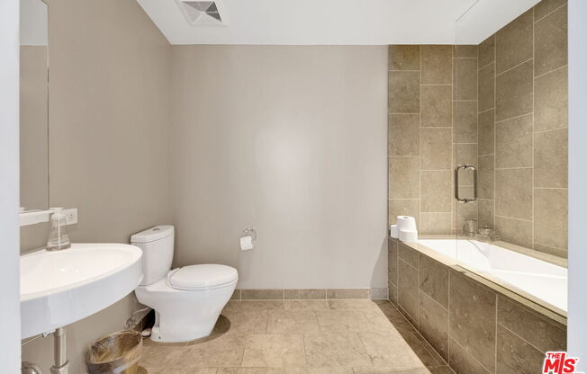 1 bed, 2 baths, 1,410 sqft, $5,000, Unit 6F